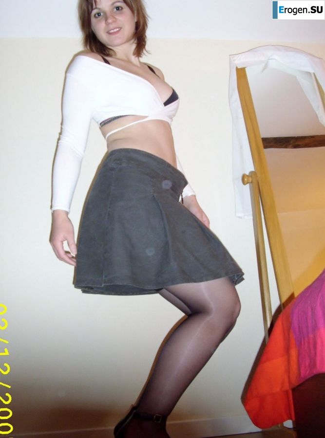 a magnificent girl undressed waiting for his cock. Photo 29