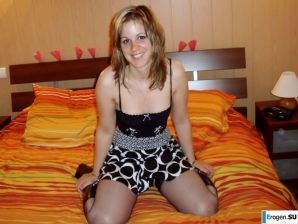 пышная девушка разделась в ожидании его члена. Эскиз 20