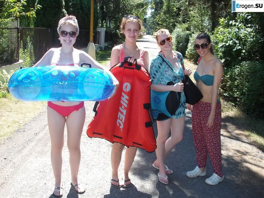 girlfriends and topless outdoor recreation. Photo 10