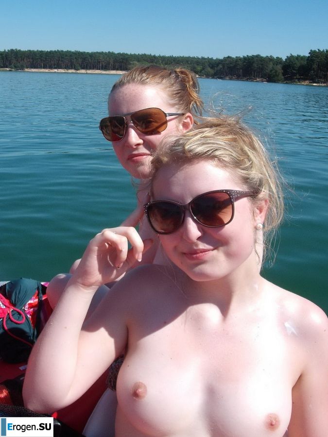 girlfriends and topless outdoor recreation. Photo 20