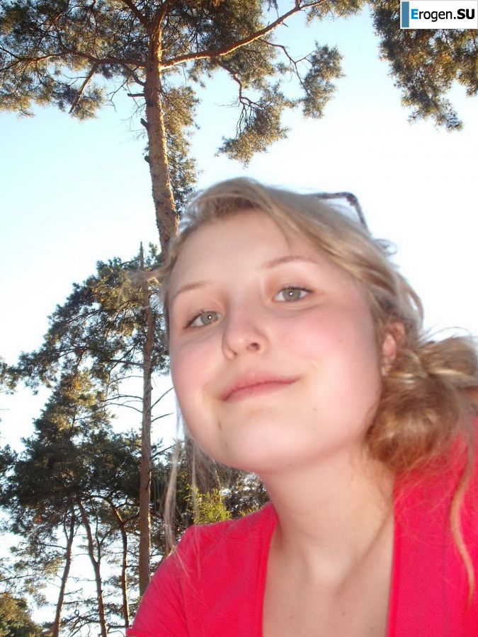 girlfriends and topless outdoor recreation. Photo 37