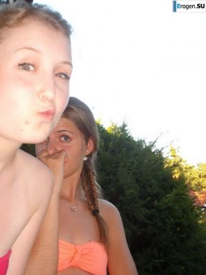 girlfriends and topless outdoor recreation. Thumb 5