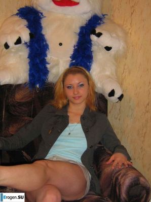 голая блондинка извивается перед сексом. Эскиз 1