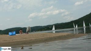 a peculiar tall girl with soft nipples. Thumb 10