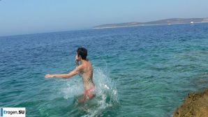 a peculiar tall girl with soft nipples. Thumb 34