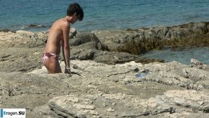 a peculiar tall girl with soft nipples. Thumb 36