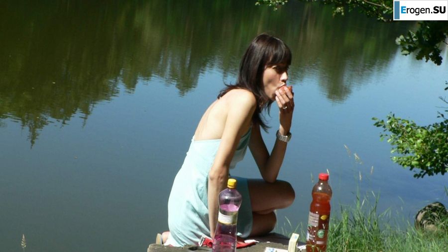 a peculiar tall girl with soft nipples. Part 2. Photo 16