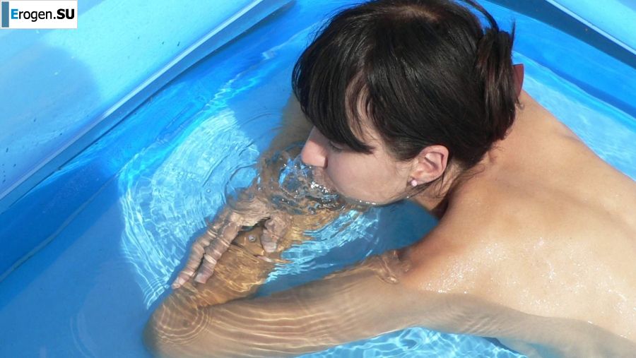 a peculiar tall girl with soft nipples. Part 2. Photo 21