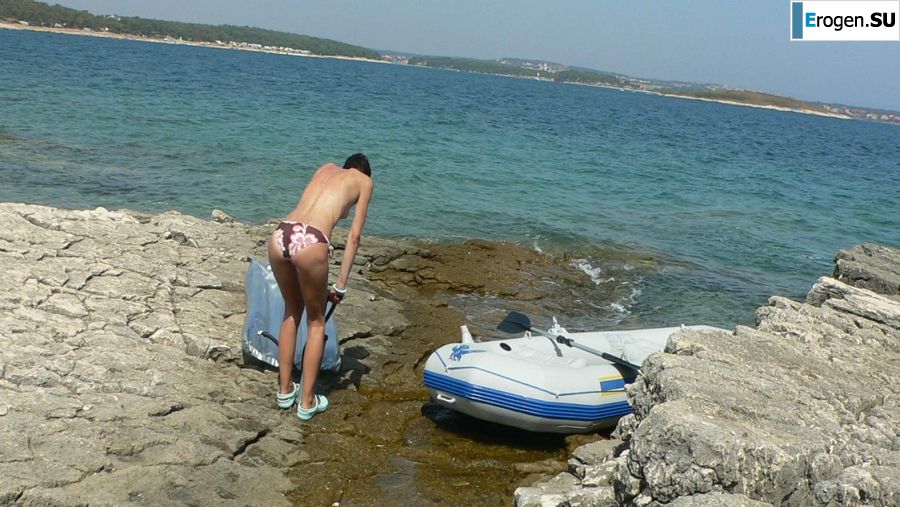 a peculiar tall girl with soft nipples. Part 2. Photo 39