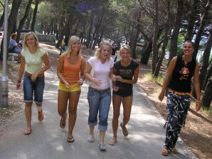 two girlfriends without bras by the river. Thumb 6