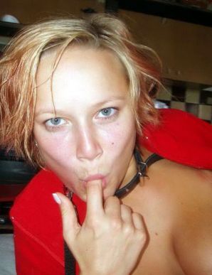 few boobs and a radiant smile. Thumb 3