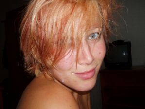 few boobs and a radiant smile. Thumb 8