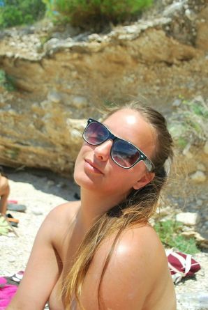 beach nudism and several girlfriends. Thumb 38