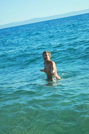 beach nudism and several girlfriends. Part 2. Thumb 8