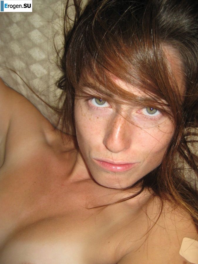 why should she wear clothes if there are freckles. Photo 12