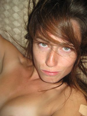 зачем ей одежда если есть веснушки. Эскиз 12