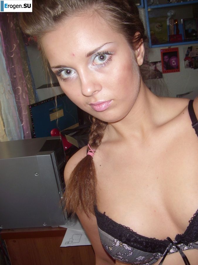 Alina undresses for her subscribers. Photo 4