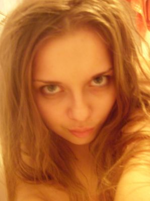 Alina undresses for her subscribers. Thumb 23