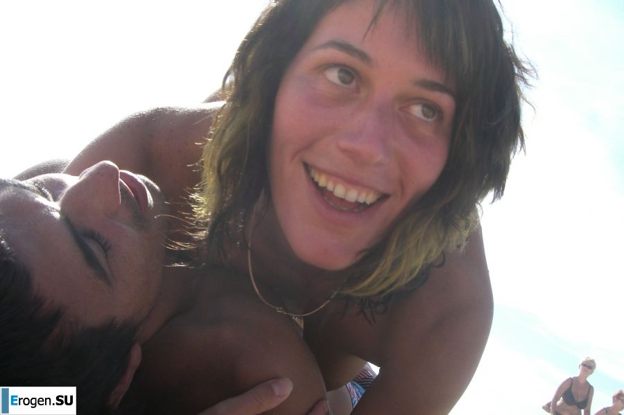 Lesbian on vacation with a friend. Photo 10