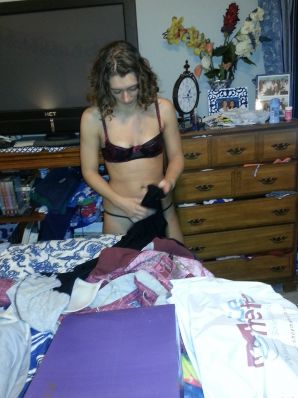 Students and their naked shots. Thumb 21