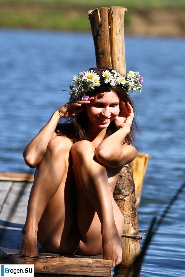 undressed outdoors in front of the photographer. Part 2. Photo 38