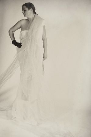 Busty amateur model. Thumb 1