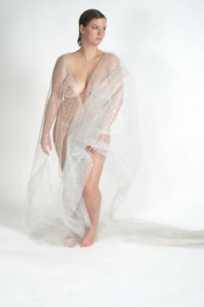 Busty amateur model. Thumb 8