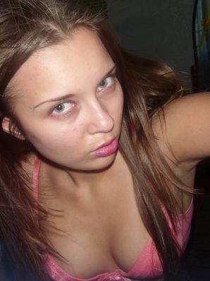 Алина раздевается для своих подписчиков. Часть 2. Эскиз 18