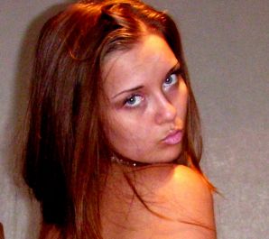 Алина раздевается для своих подписчиков. Часть 2. Эскиз 44