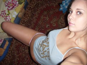 Алина раздевается для своих подписчиков. Часть 2. Эскиз 7