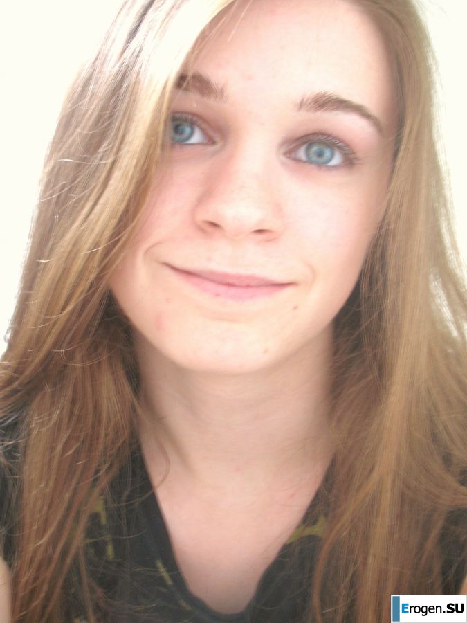 Brunette in revealing outfits and without anything. Part 2. Photo 11