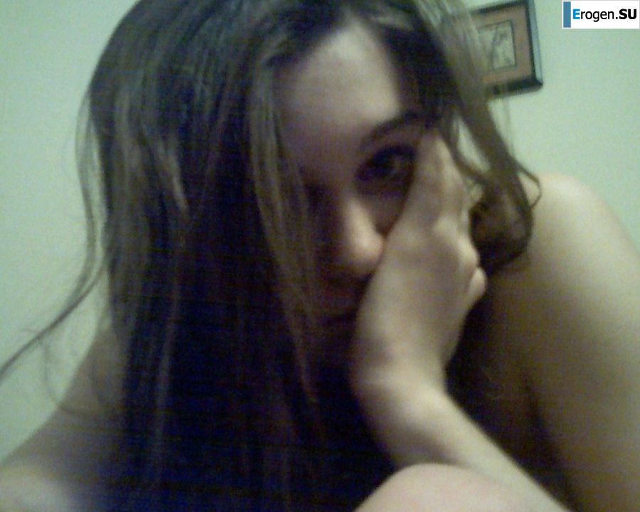 Brunette in revealing outfits and without anything. Part 2. Photo 13