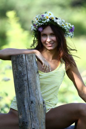 undressed outdoors in front of the photographer. Part 3. Thumb 21