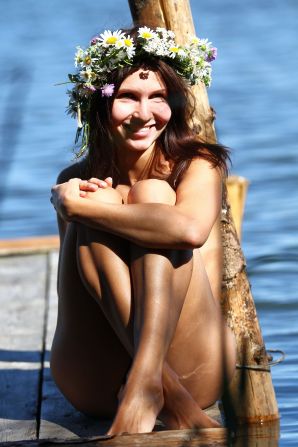 undressed outdoors in front of the photographer. Part 3. Thumb 40