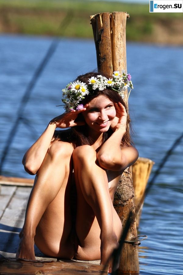 undressed outdoors in front of the photographer. Part 4. Photo 39