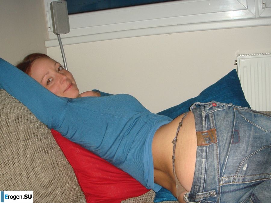 Slender red-haired nympho without clothes. Photo 24