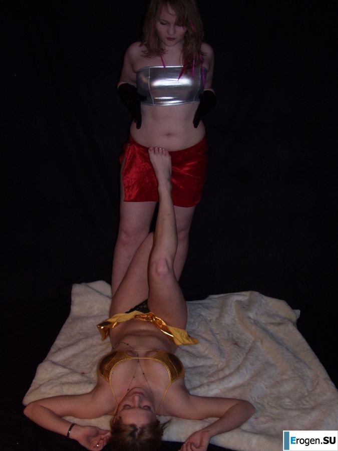 A bit of German naked buttocks and boobs. Part 6. Photo 34