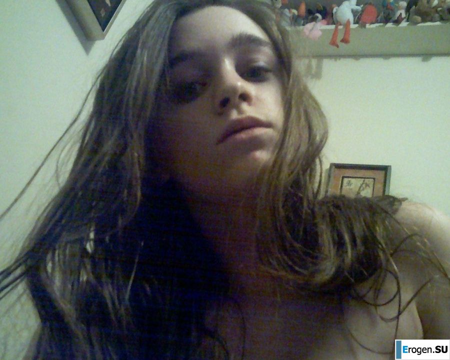 Брюнетка в откровенных нарядах и без ничего. Часть 3. Фото 11