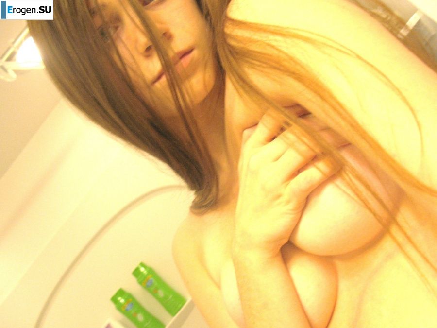 Брюнетка в откровенных нарядах и без ничего. Часть 3. Фото 14