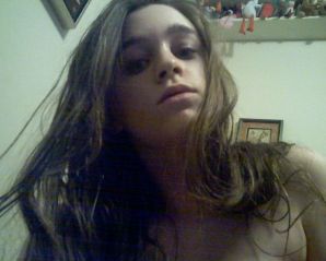 Брюнетка в откровенных нарядах и без ничего. Часть 3. Эскиз 11