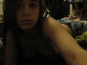 Брюнетка в откровенных нарядах и без ничего. Часть 3. Эскиз 17