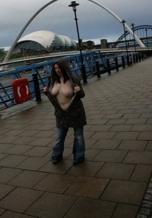 Lush striptease for his darling. Part 5. Thumb 23