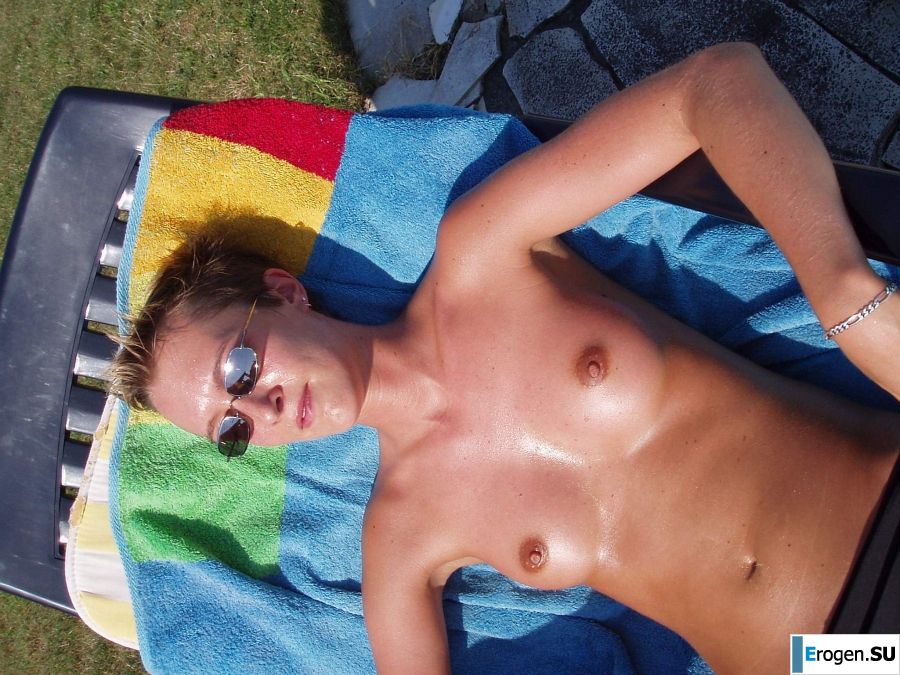 Lesbian on vacation with a friend. Part 2. Photo 13