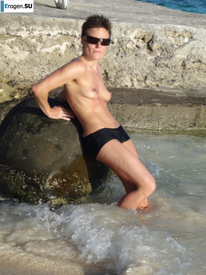 Lesbian on vacation with a friend. Part 2. Photo 40