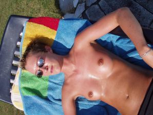 Лесби на отдыхе с друганом. Часть 2. Эскиз 13