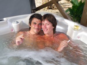 Лесби на отдыхе с друганом. Часть 2. Эскиз 5