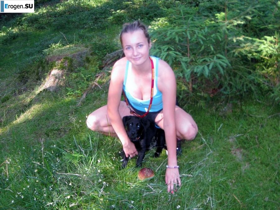 boobs somewhere in a tourist camp. Photo 9