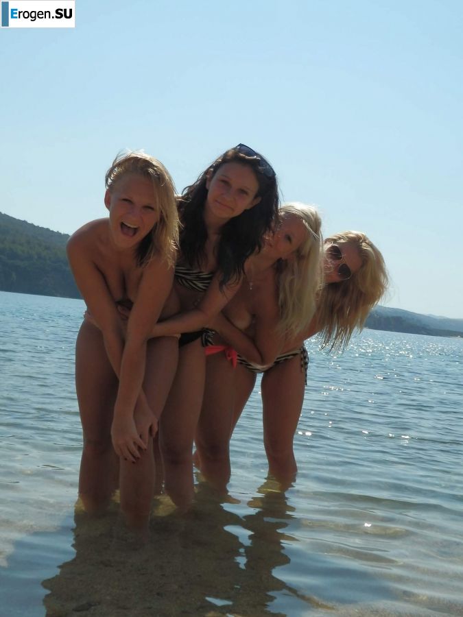 молодые и голые подружки на лазурном берегу. Фото 28