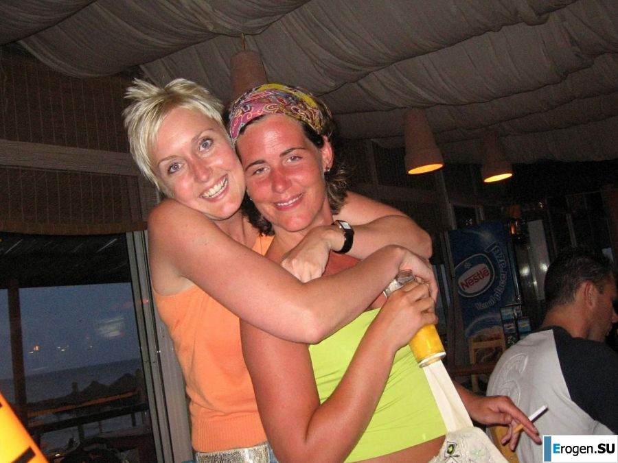 girls are only topless friends. Photo 14