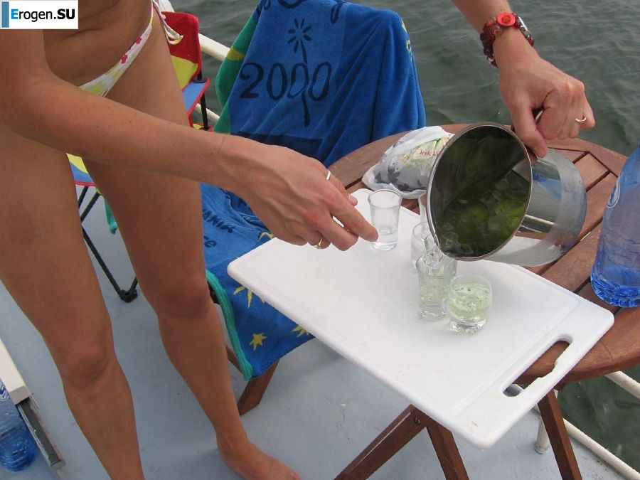 girls are only topless friends. Photo 22